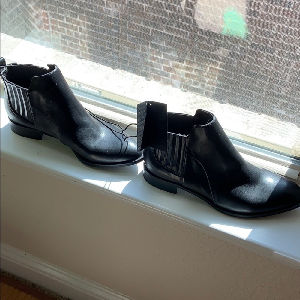 Forever 21 black ankle boots booties NWT (size 6)